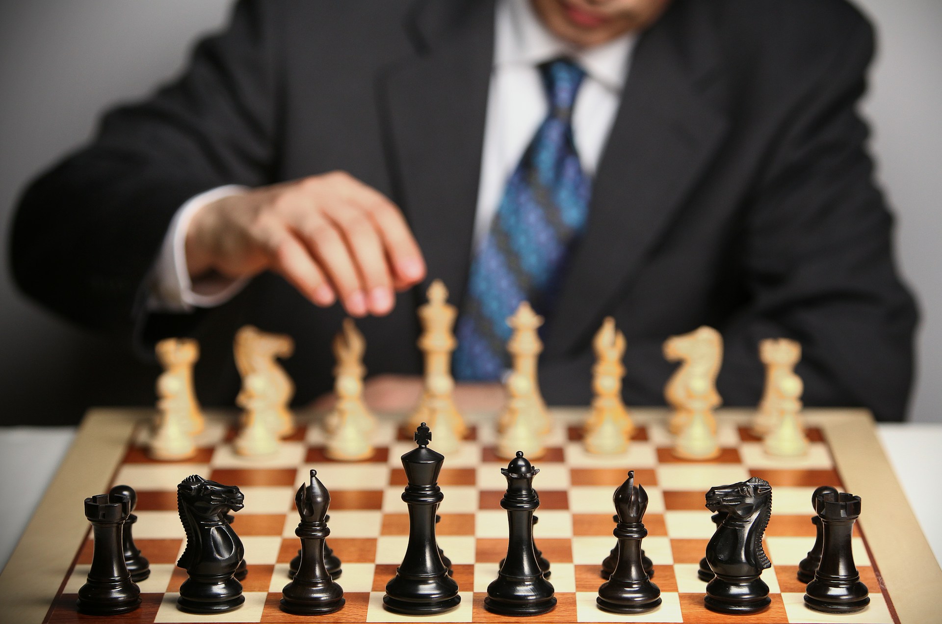 Psychology Behind Poker and Strategic Thinking